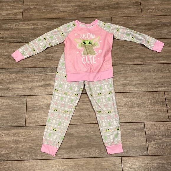Star Wars Baby Yoda Medium Girls Pajamas - Picture 1 of 7